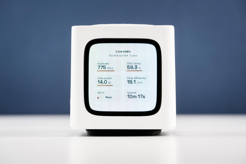 Bitcube front view showing the Live stats screen